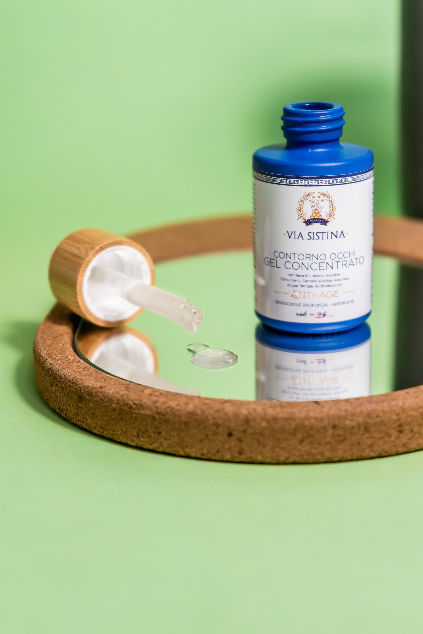 Слуз от охлюв околоочен контур