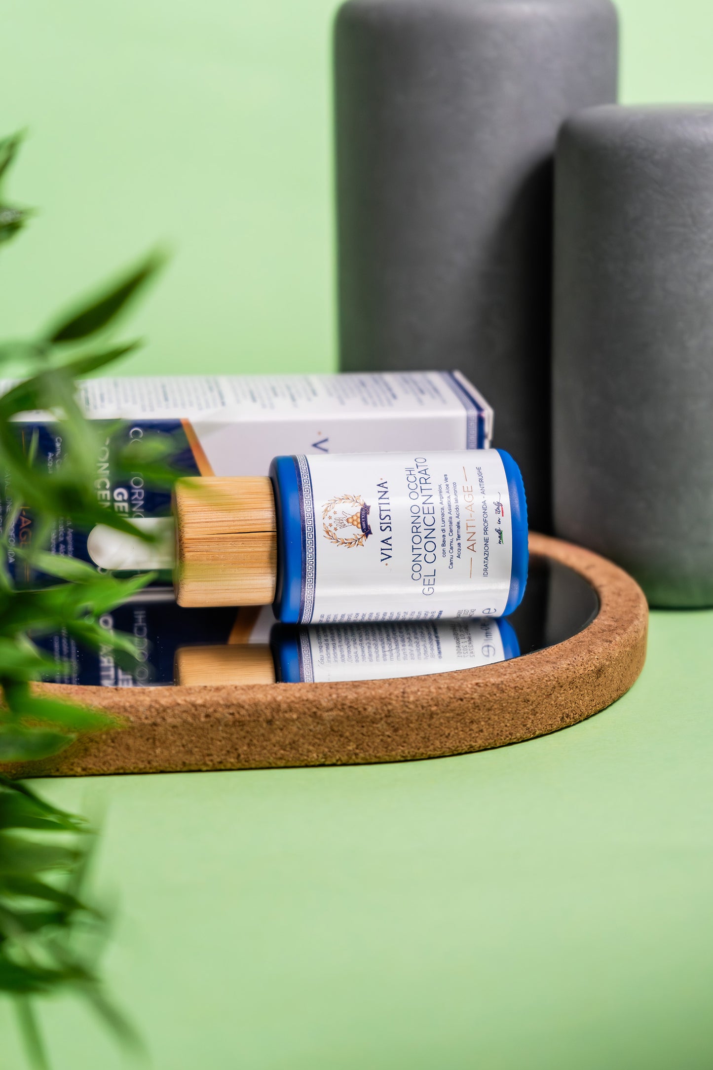 Слуз от охлюв околоочен контур